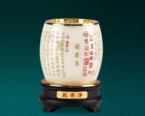 旋轉(zhuǎn)筆筒